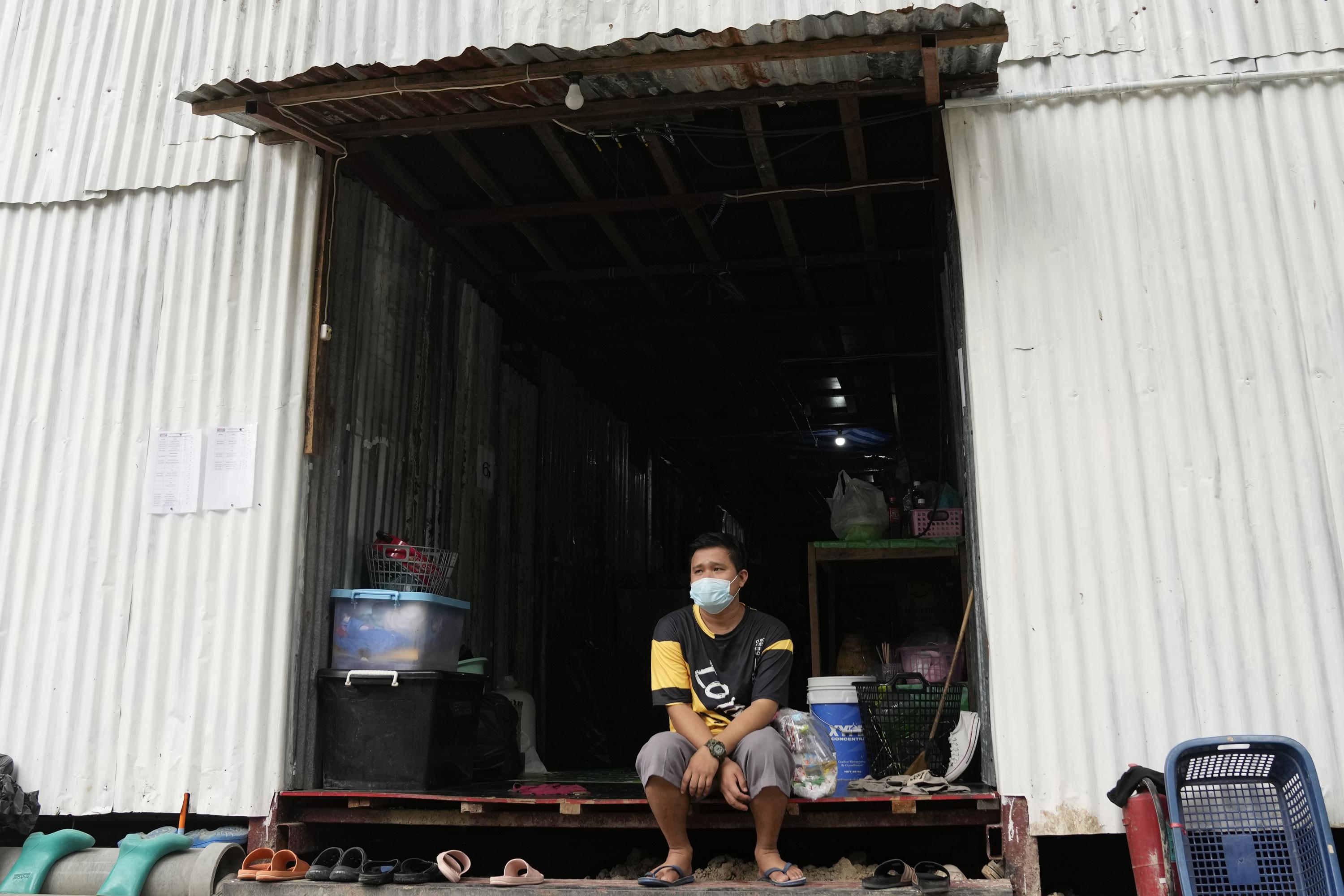 Volunteers help poorest survive Thailand's worst COVID surge